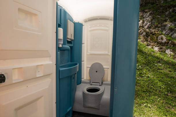 Porta potty rental for outdoor events in Belle Plaine, KS